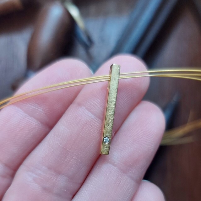 Colgante Nara Diamante y plata con baño de oro