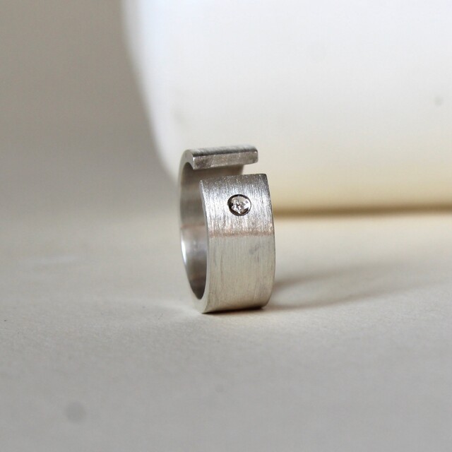 Anillo de compromiso y alianza Nara Plata y Diamante