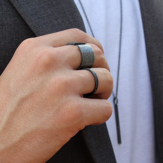 Anillo MAN Rusk BLACK Plata envejecida Grande