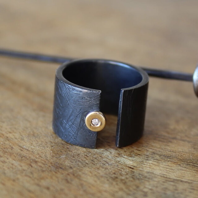 Anillo Arsenda Black Oro Diamante y Plata