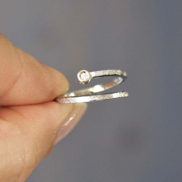 Anillo Aura Oro Blanco y Diamante