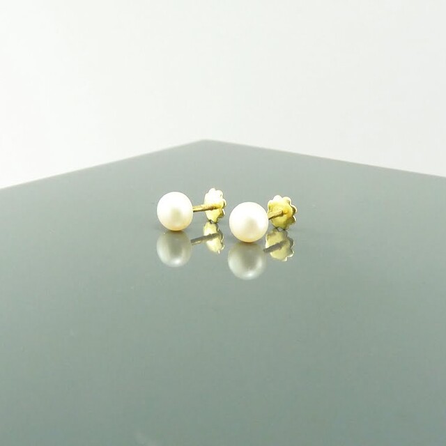 Pendiente perla oro