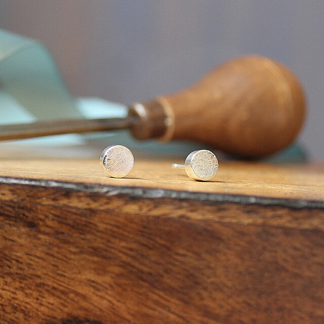 Pendientes Sansa MAN Plata