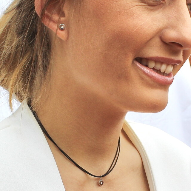 Colgante Nora  Plata y Diamante con cordón