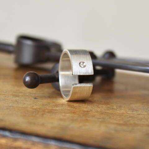 Anillo MAN Nara Plata y Diamante